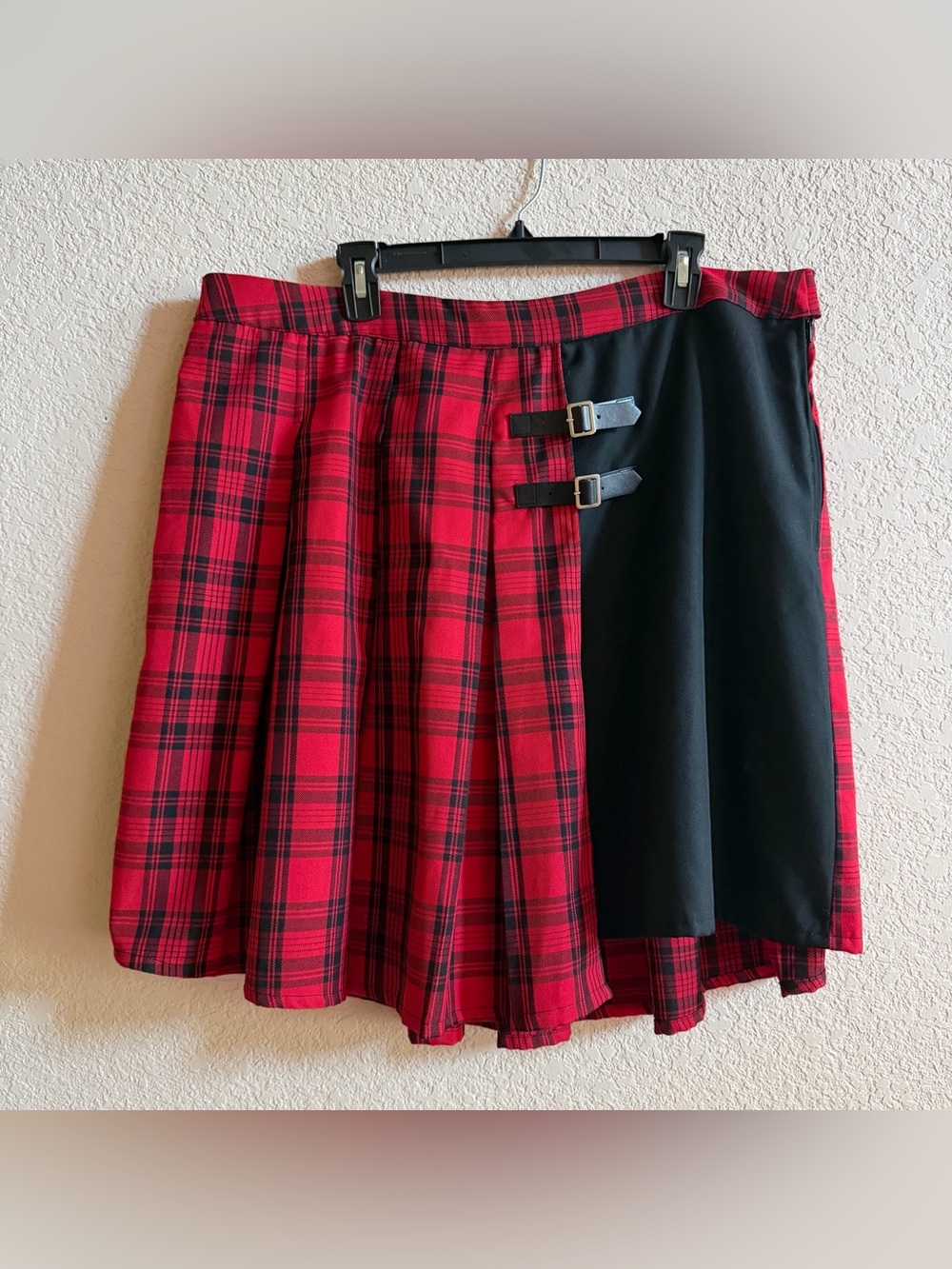 Hot Topic Womens Size 2X Skater Red Plaid Skirt Pleated Buckles Academia Goth
